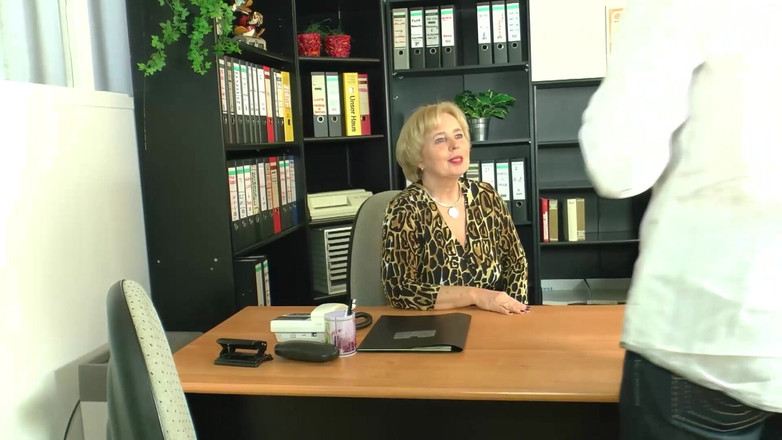 Amateur Pornos XXX: Зрелую Киску Старше 40 Лет Сложили И Жестко Трахнули