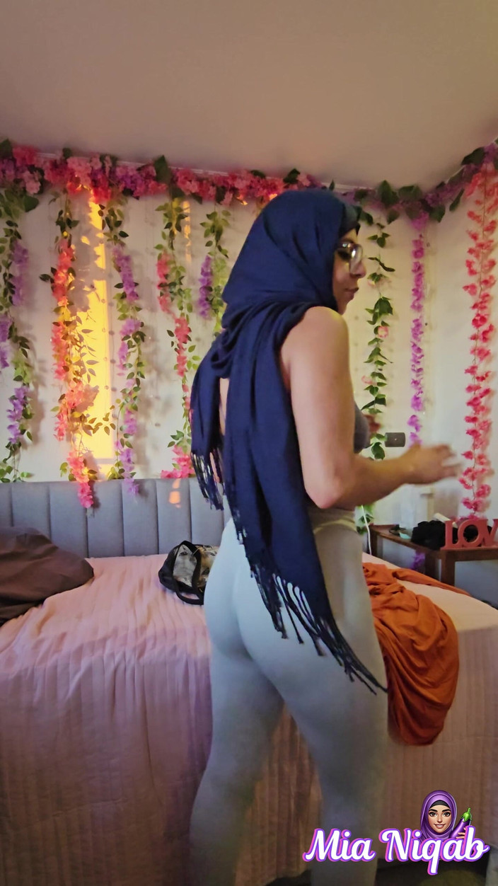 MiaNIqab: 96. Mă pregătesc pentru întâlniri cu Mia Niqab