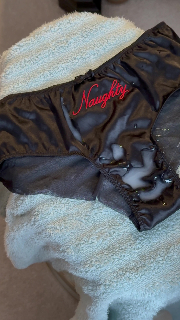 CumDaily: Pancutan mani pada seluar dalam isteri 9