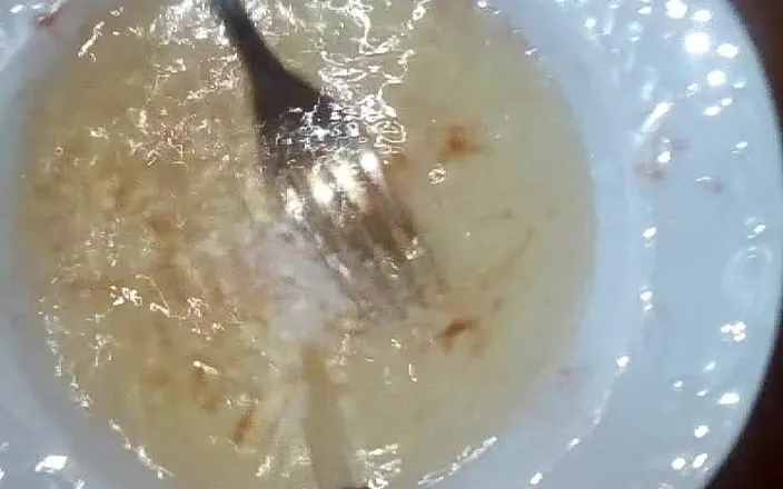 Sex hub male: John is pissing all out on two plates