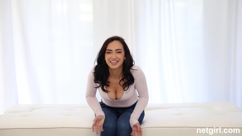 Net Girl: 时光飞逝!拉丁女郎在十年后回归!