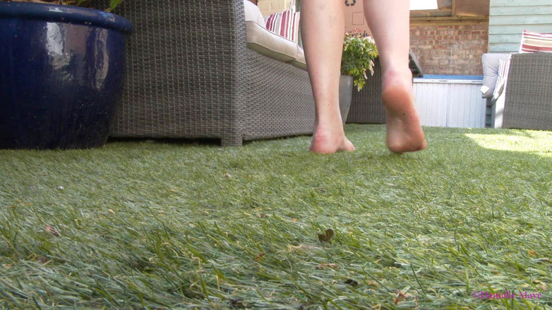 Danielle Maye: Pieds nus sales