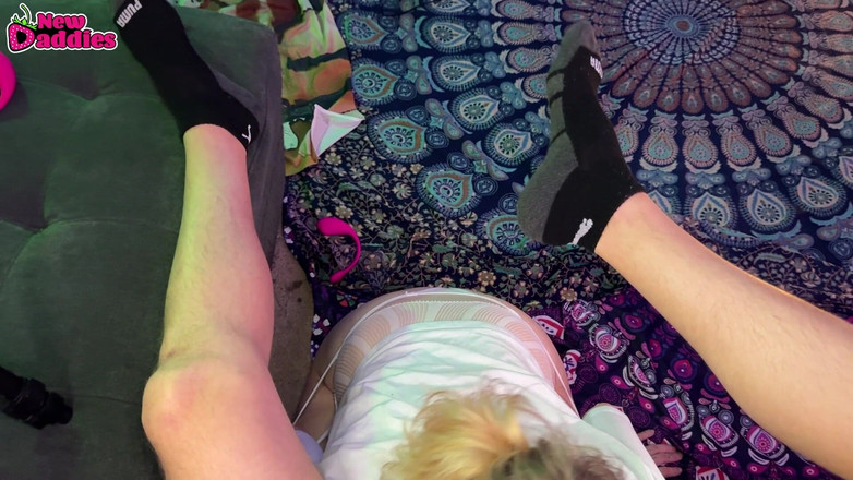 NewDaddies: Трах в обличчя блондинки, Трахеа назавжди зруйнована