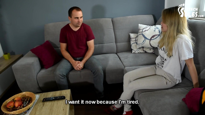 Czech Soles - foot fetish content: Asyalı pizzacı kız seksi ayaklarına tapıyor