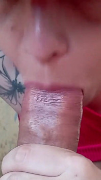 Wife Escapes to Give a Blowjob to the Worker of a Ruined Constructions