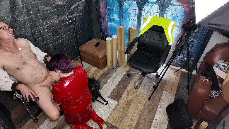 The Izars: Wymuszona feminizacja Szefa Jades, wraz z głębokim gardłem i ustalaniem