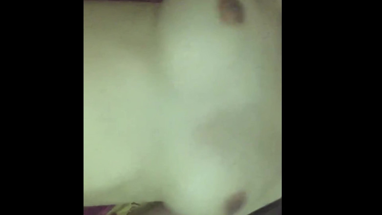 Hashini Hirunika: Rychlé šukání a stříkání na kozy