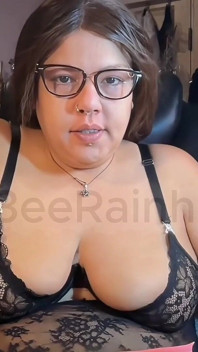 Brasileña grandota milf diosa pajeando al himno extraño