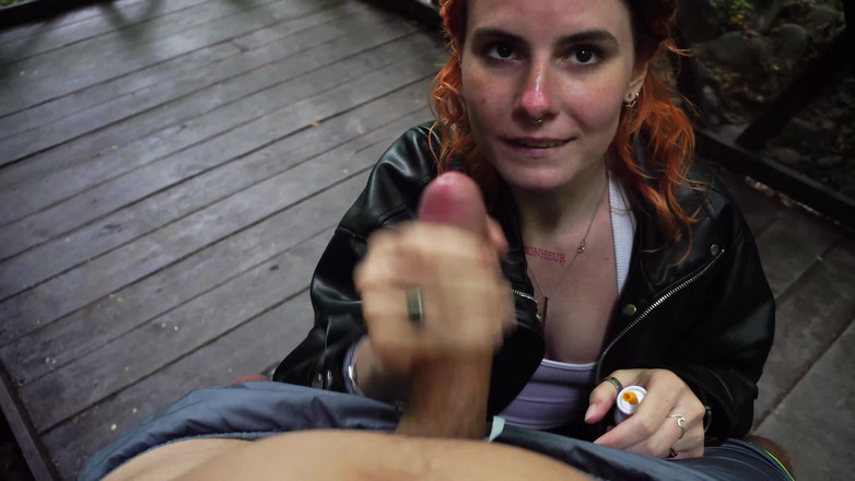 Darcy Dark: 펠라를 위해 폭포에 갔어