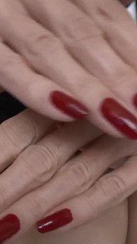 Elegantní Dlouhé červené nehty, Lady Victoria Valente
