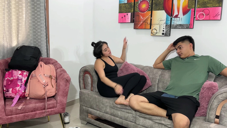 ManuelaAlvarez: Echan a Mi Sexi Culona Amiga De Su Casa, Yo...