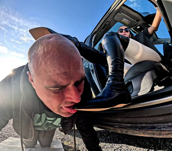 Mistressyammyboots: Sepatu botku - tempatnya adalah tempat yang tepat untuk para pejuhku!