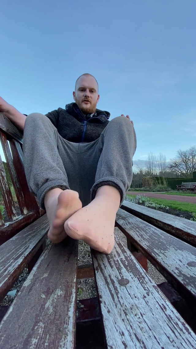 Outdoor Nylon Foot Worship (Ava Maxwell)