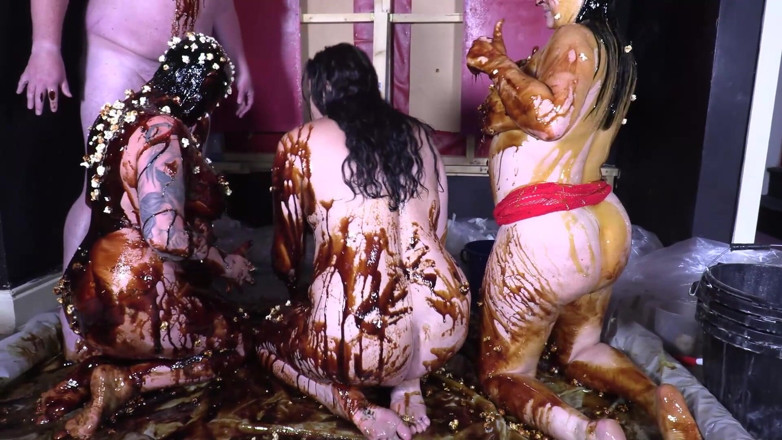 Gunked up girls: Sirap dan kegilaan treacle