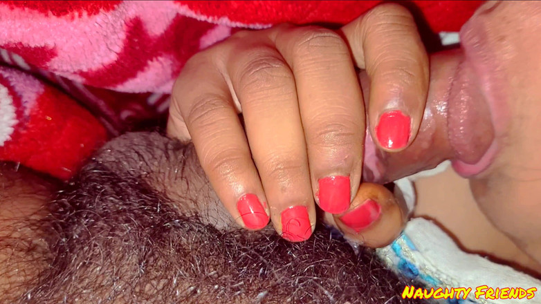 Naughty_Friends: Il Pompino Della Fidanzata Carina Con Il Fidanzato.