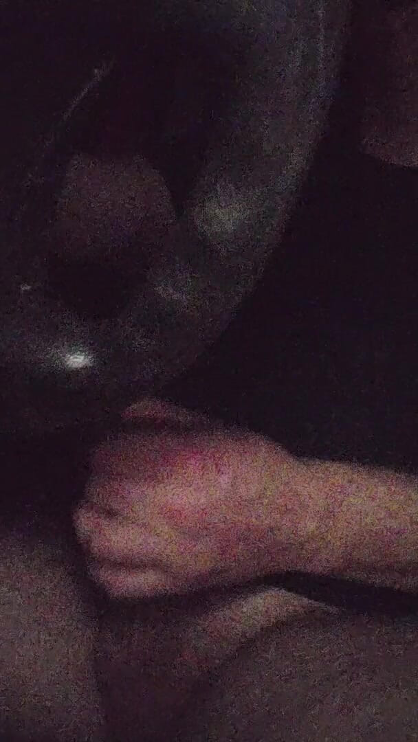 Incredible Dick: Azgın adam kamyonda mastürbasyon yapıyor 2