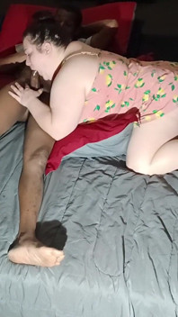 Pawg yarak yiyor harika şişman yarak derine iniyor