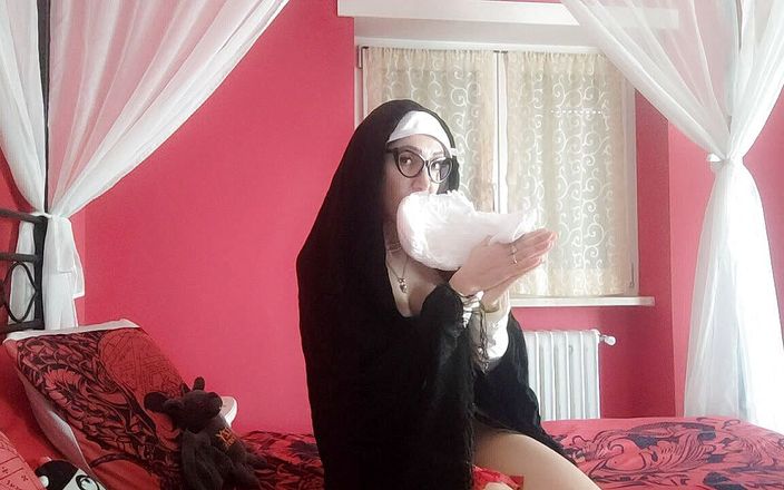 savannahamatoriale: Ateşli seksi rahibe