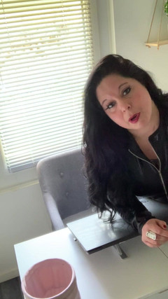 Maitresse Clara: Convocation Au Bureau De Maîtresse Clara