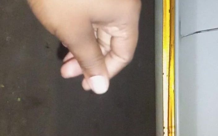 Sweet Indian cock: Массаж пениса на улице в моей машине с дилдо презервативом