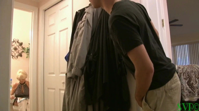 Nasty grannies: Gilf s velkými kozami má nevlastní syny péro