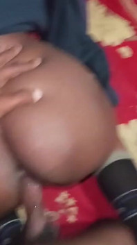 Eu encontrei minha meia-irmã sozinha em casa e a peguei