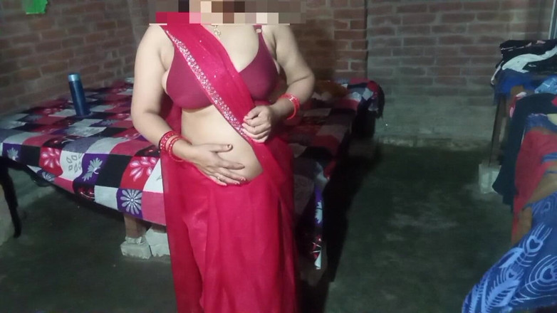 Manjushukla: Laal Sari Me Bhabhi Ji는 매우 뜨겁고 섹시해 보입니다.