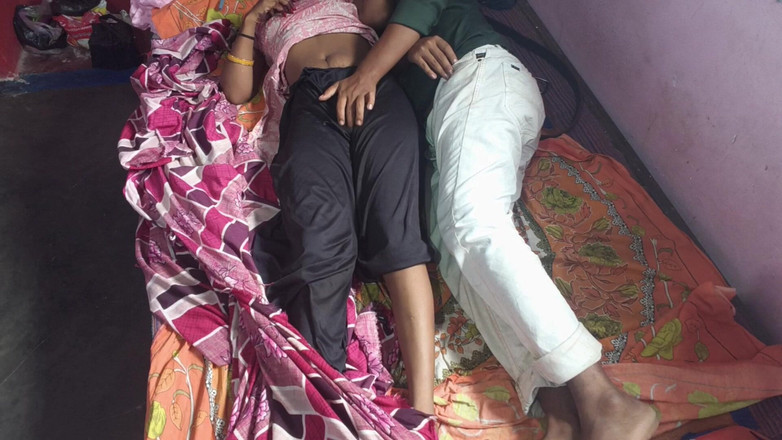 Sobha rani: Mädchen ki mast relai video hit video