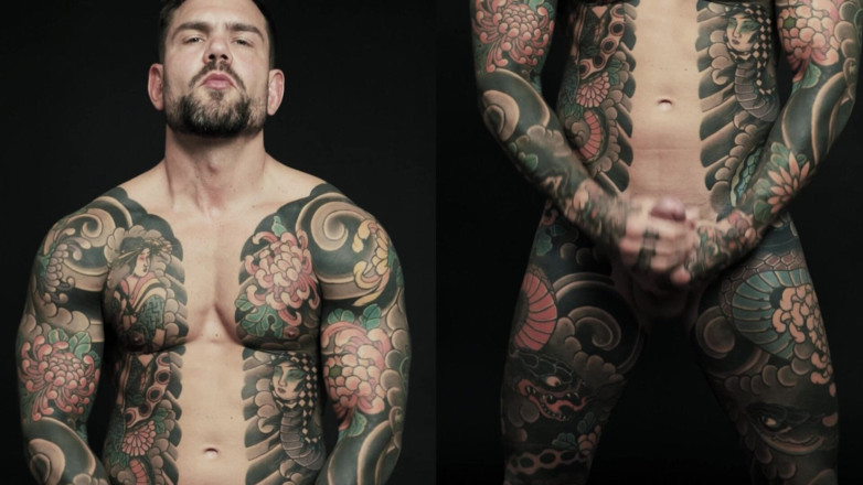 Juan Lucho Gay: Juan Lucho en solo artístico en jockstrap