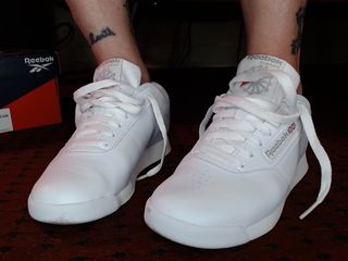 TLC 1992: Atârnând de la picioare Reebok Princess Sneakers