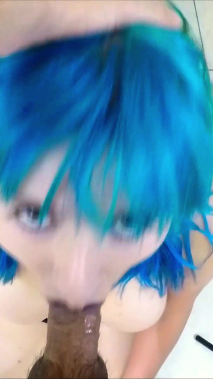VickyVixen: Emo Teen मेरा लंड निगलती है