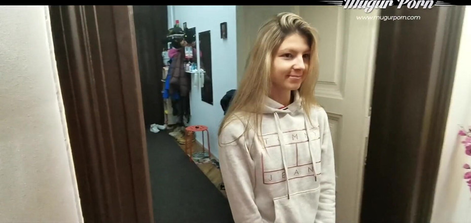 Mugur's World: La piccola gina Gerson scopa a casa con Mugur