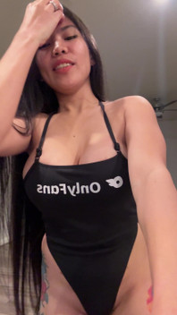 Cute Asian Mia Vine Dancing