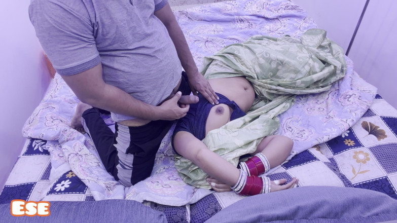 Sammy Sins: Une tatie se fait baiser en douceur pendant qu’elle se...