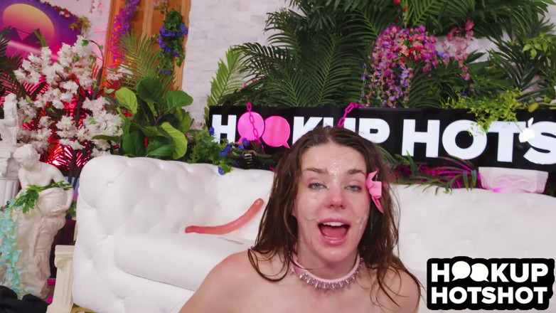 Hookup Hotshot: マディ・レンの引き締まったお尻は、すべてを深く受け入れる