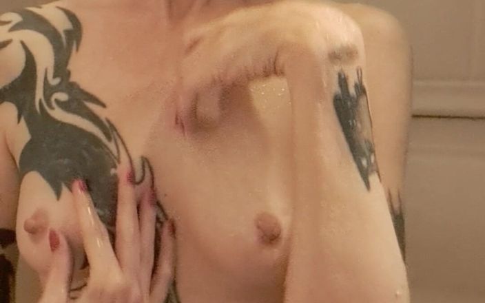 PandoraSG: Küvette minyon ıslak gotik memeler - sert meme uçları