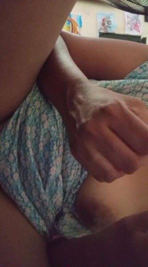 Anne White: Awek Sri Lanka melancap di bilik mandi dengan nafsu dildo...