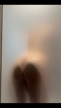 It's Late, but I'm Still in a Good Mood and Having Fun!