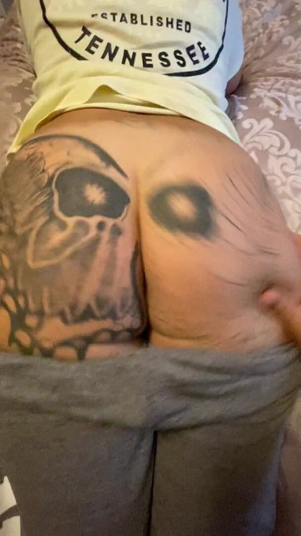 MzKiTTy91: Pawg MILF sacudiendo su culo