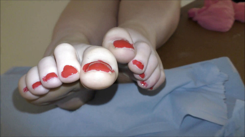 Mxtress Valleycat: La cagna in ufficio dipinge le mie unghie