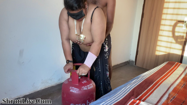 ShrutiLiveCum: The Village Soft Gas Delivery Person Handed Over the in...