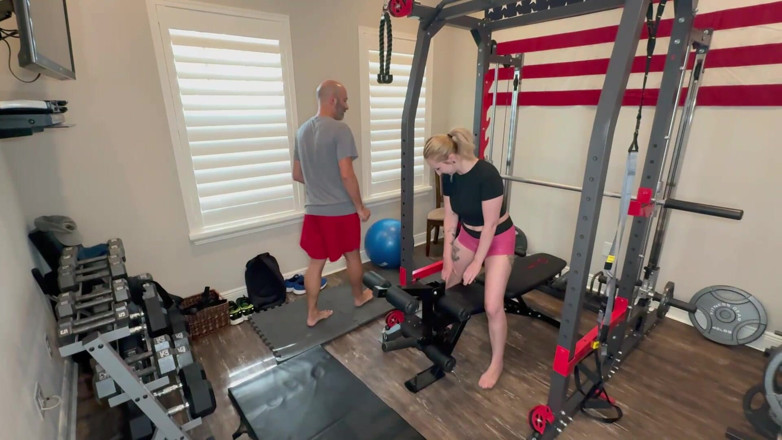 Island Boy Vids: Personal Trainer Works Out Ayla Vixen