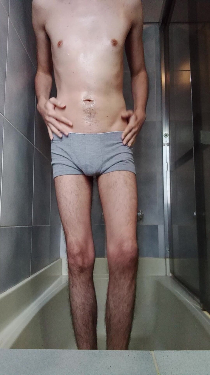 Esteban Williams: Antes de la ducha (versión aceitada)