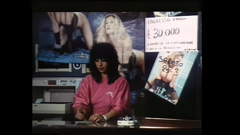 Vintage Megastore Full hd: 莫阿娜·波齐喜欢两根大