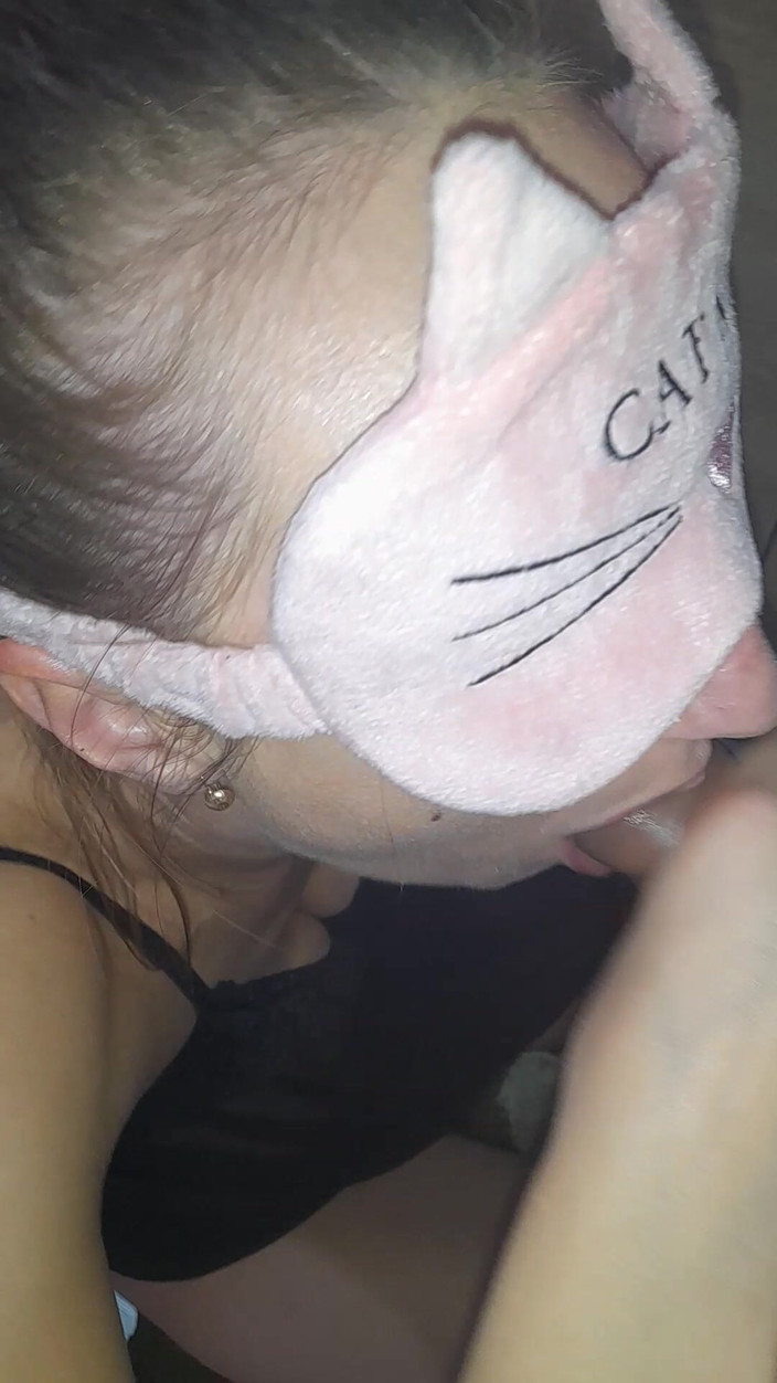 Audrey: Mahasiswi nakal dengan toket besar ini nyepong kontolku habis-habisan sampai...