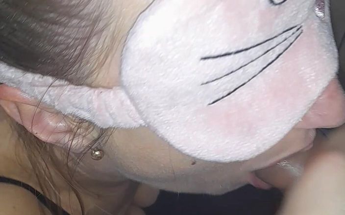 Audrey: Büyük memeli ateşli üniversiteli kız hızlı temizlik için tüm dölleri ağzına...