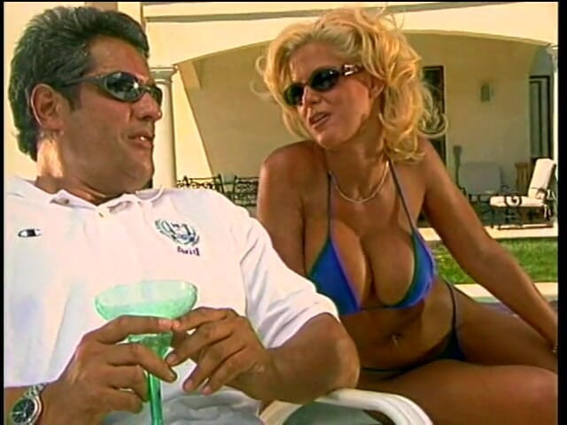 Stunning MILFs: mast sunahre baalon vaali chodne laayak randi ise choot men...