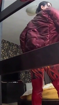 Fetish baju lompat nilon merah menggoda, sepong kontol sampai crot di dalam