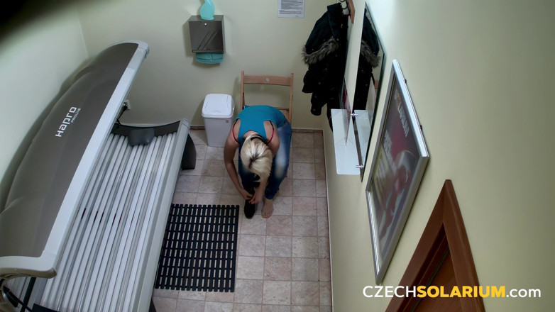Czech Solarium: Tsjechisch Solarium 65: schitterend poesje wijd uitgespreid in het solarium