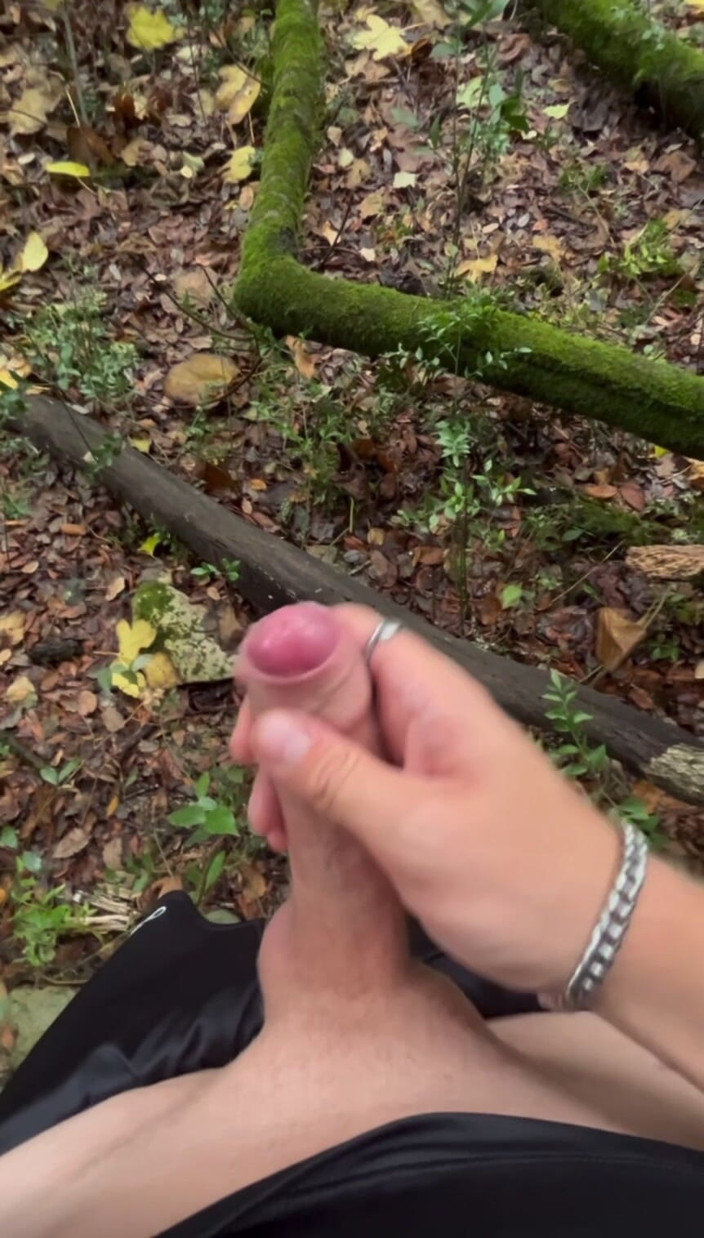 Axton Drake: Hiker Bro pergi off-laluan untuk melancap